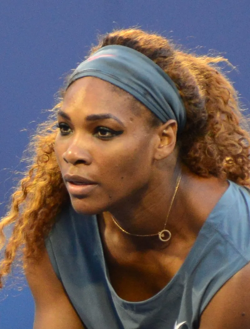 Serena_Williams_at_2013_US_paramaa